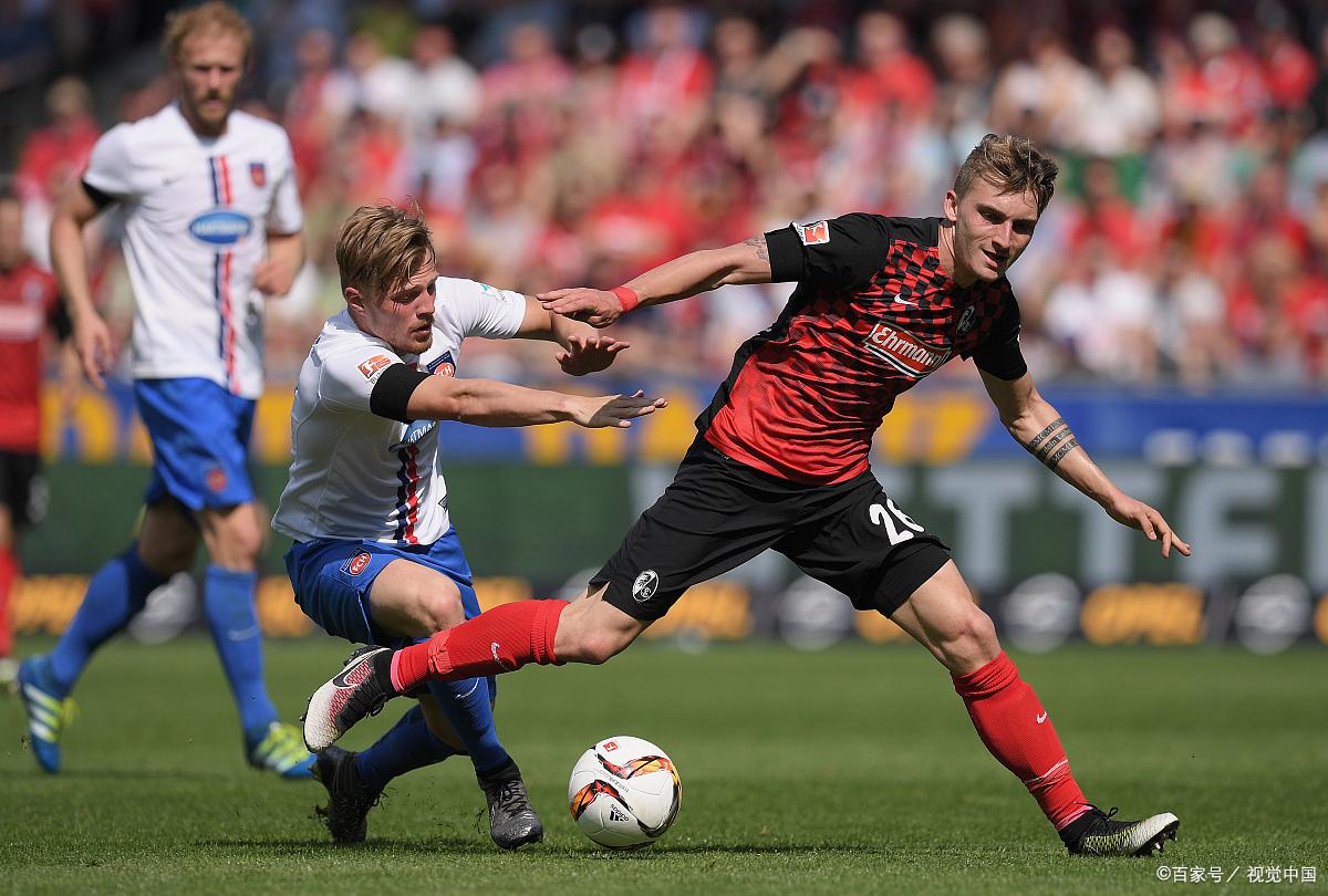 奥格斯堡客场逆转获胜，暂时稳固中游位置的简单介绍