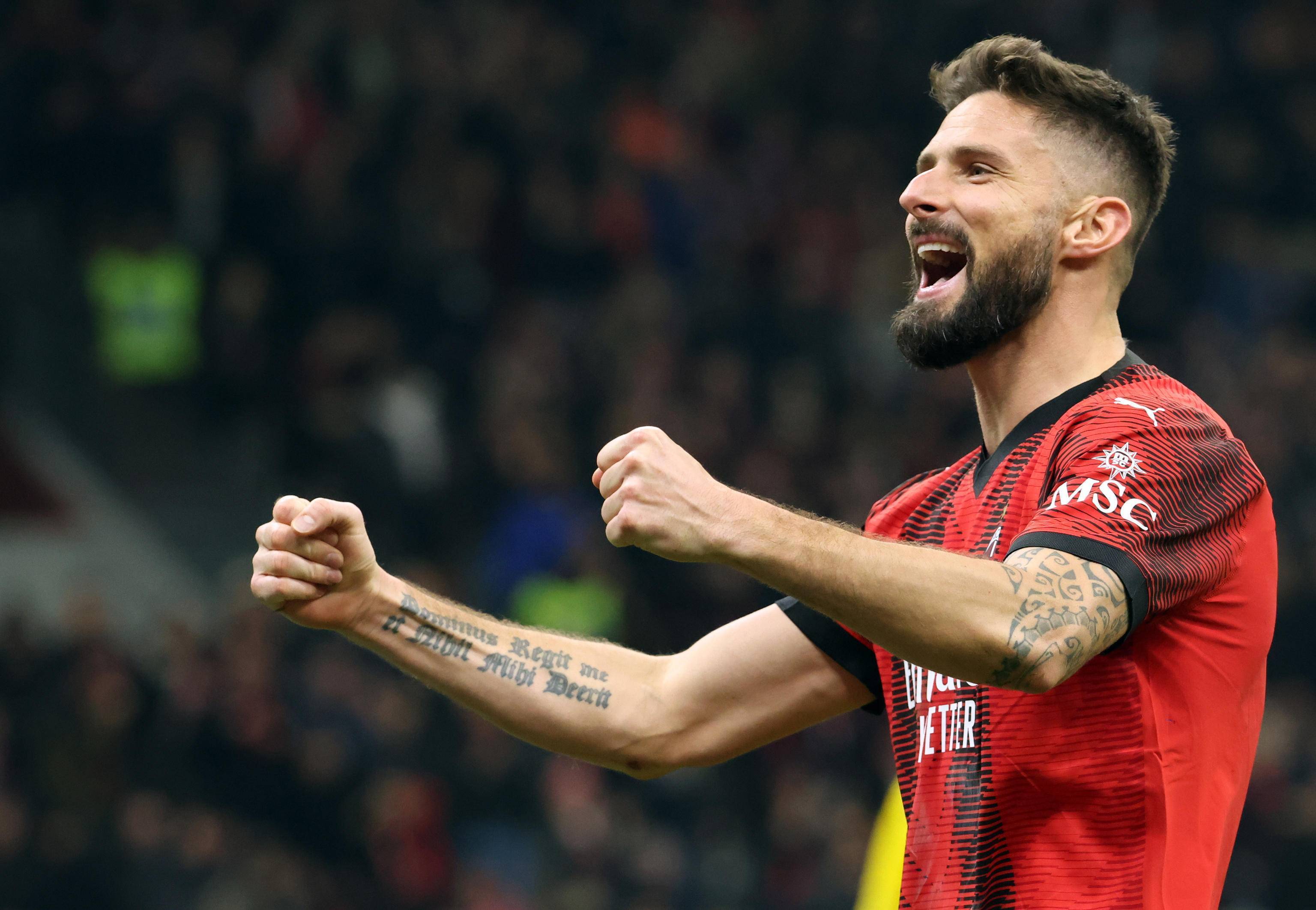 AC米兰意气风发，展现意大利足球风采