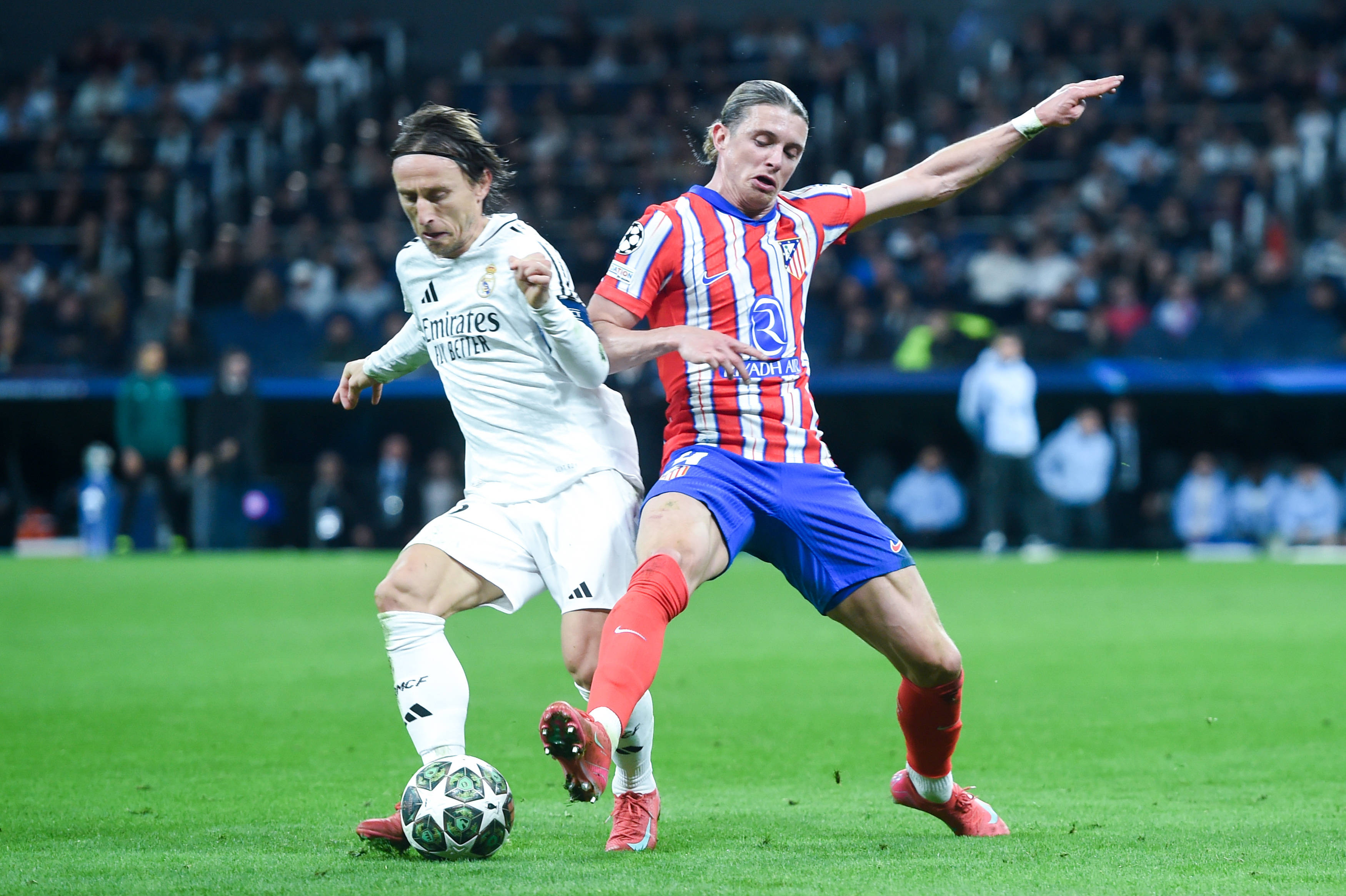 欧冠半决赛对决，胜负难以预测