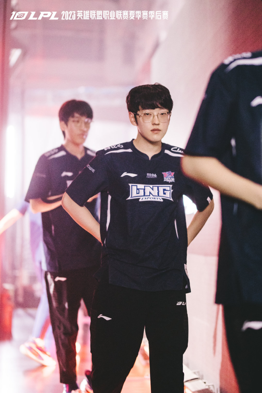 包含Scout在SKT比赛中大胜，逆转引发热议！的词条