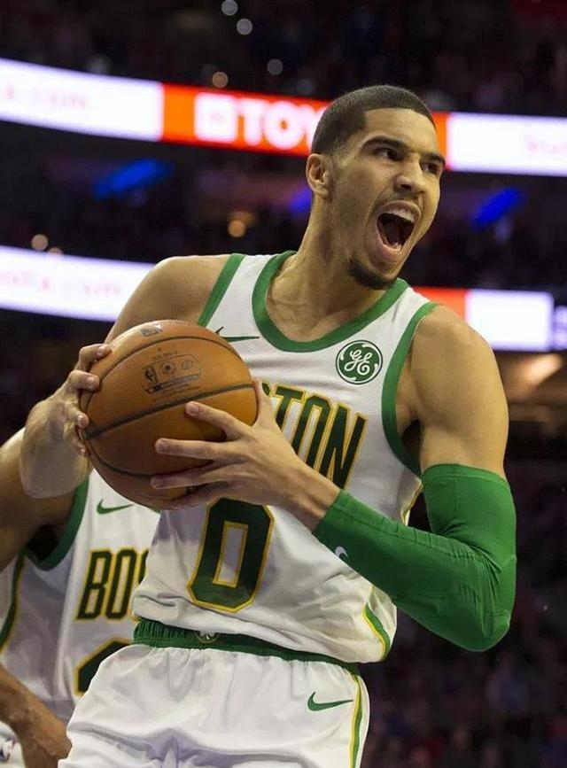  塔图姆在DWG比赛中势不可挡，高光表现引发热议！