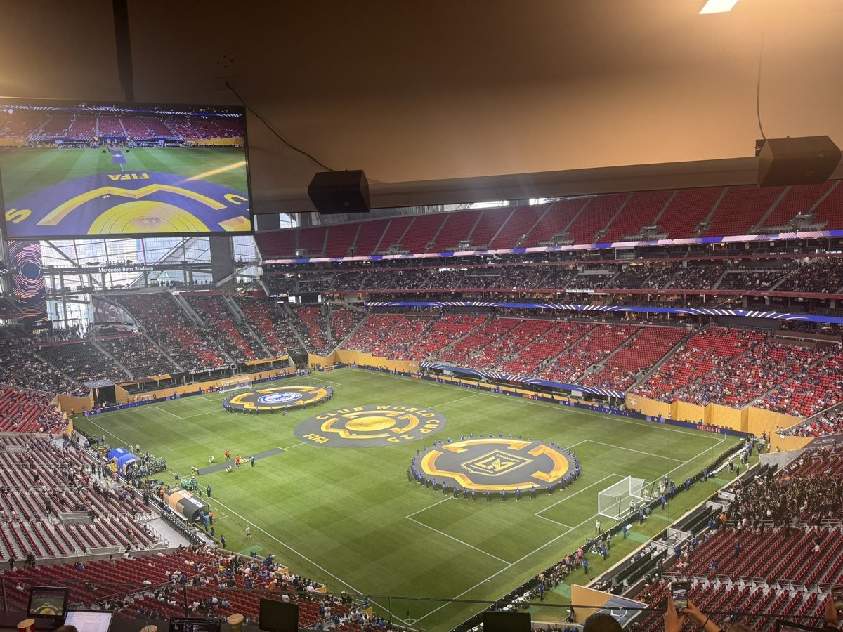  字母哥回归赛场，比分优势明显首场状态亮眼，切尔西观众沸腾！